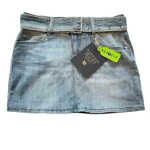 🌀 Retro Look Recycled Denim Light Wash Mini Skirt